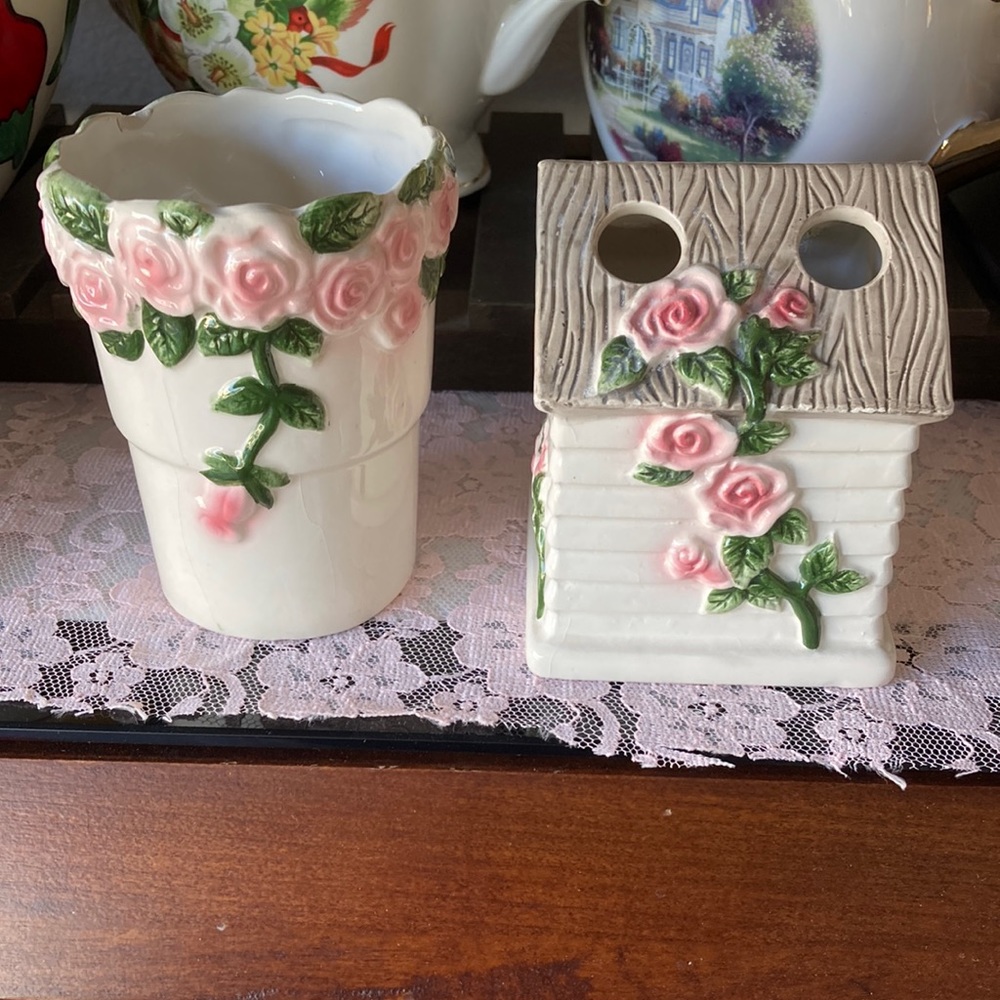 Bathroom Ceramic Floral Accessories (2) Drinking Cup and Toothbrush Holder